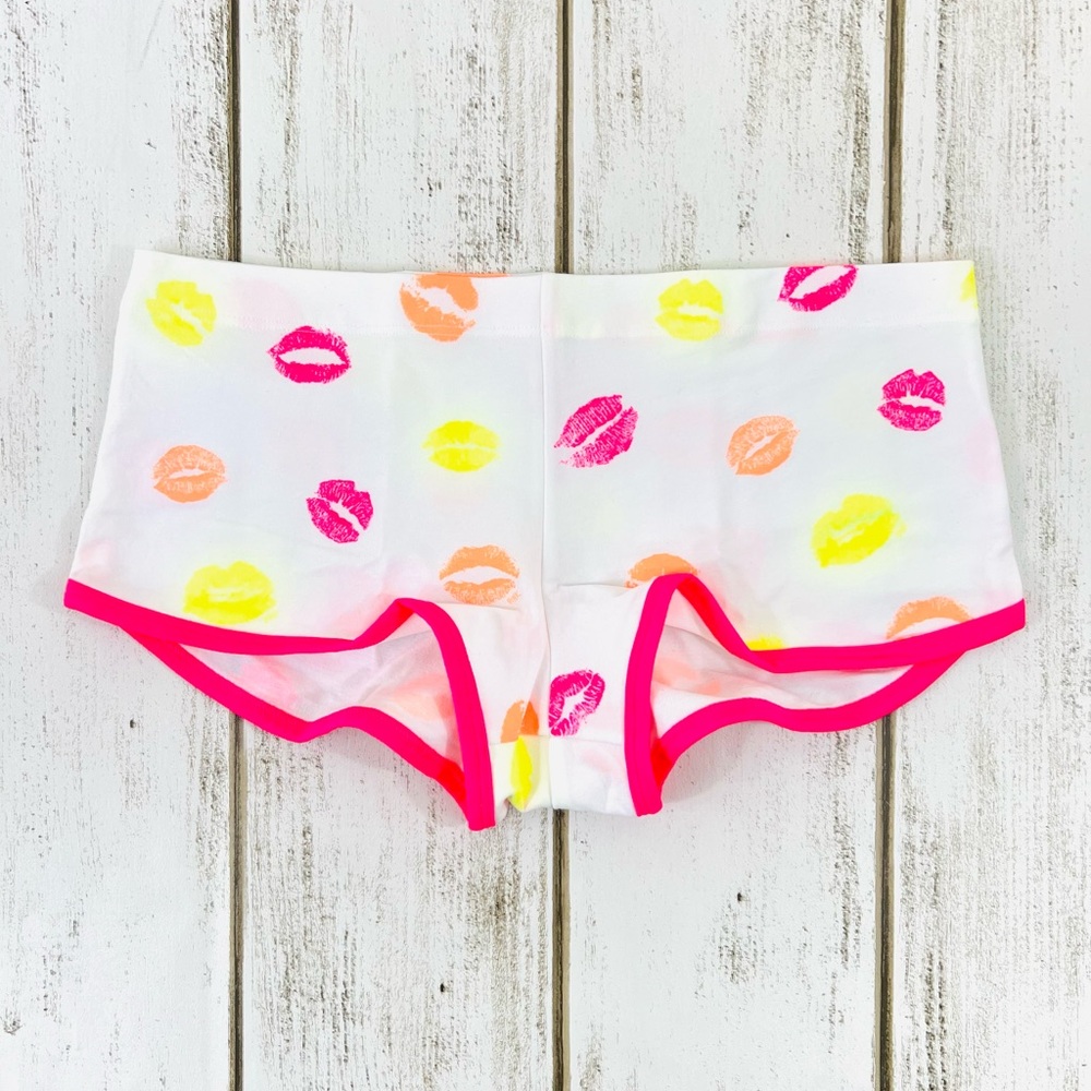 VS PINK Vintage Low Rise Boyshort Pantie Medium Rare
